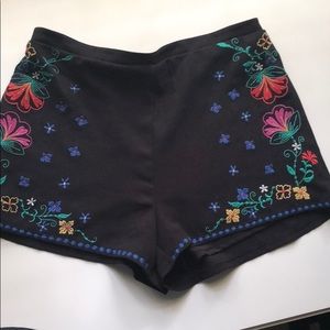 Black Embroider Size L Shorts